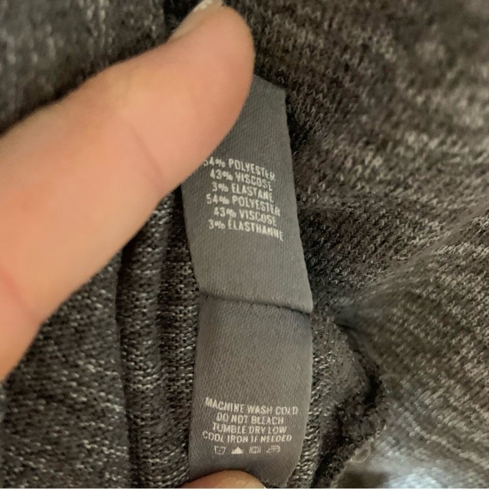 AERIE Women's V Neck Curved Hem Long Sleeved Top Grey Size Large - Picture 9 of 9